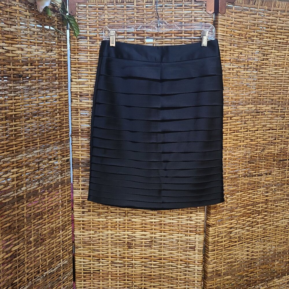 White House Black Market Tiered Pencil Skirt Formal Black Sz 4 Lined